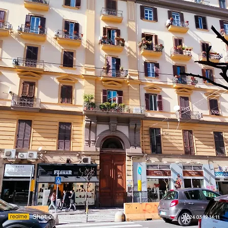 Le Follie Parthenopee Bed & Breakfast Naples